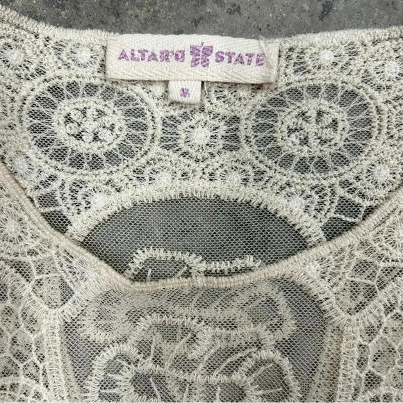 Altar’d State Crochet Lace Blouse Sheer Women’s Small/Med Round Neck EUC Cream - Picture 3 of 6